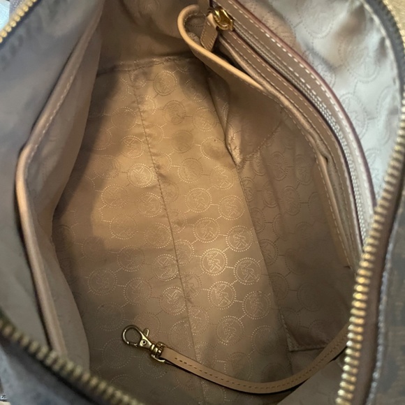 Michael Kors Handbag - Picture 4 of 6